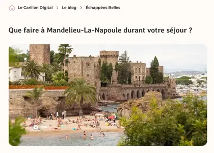 Vue du château de Mandelieu-La-Napoule et de la plage de la Raguette.